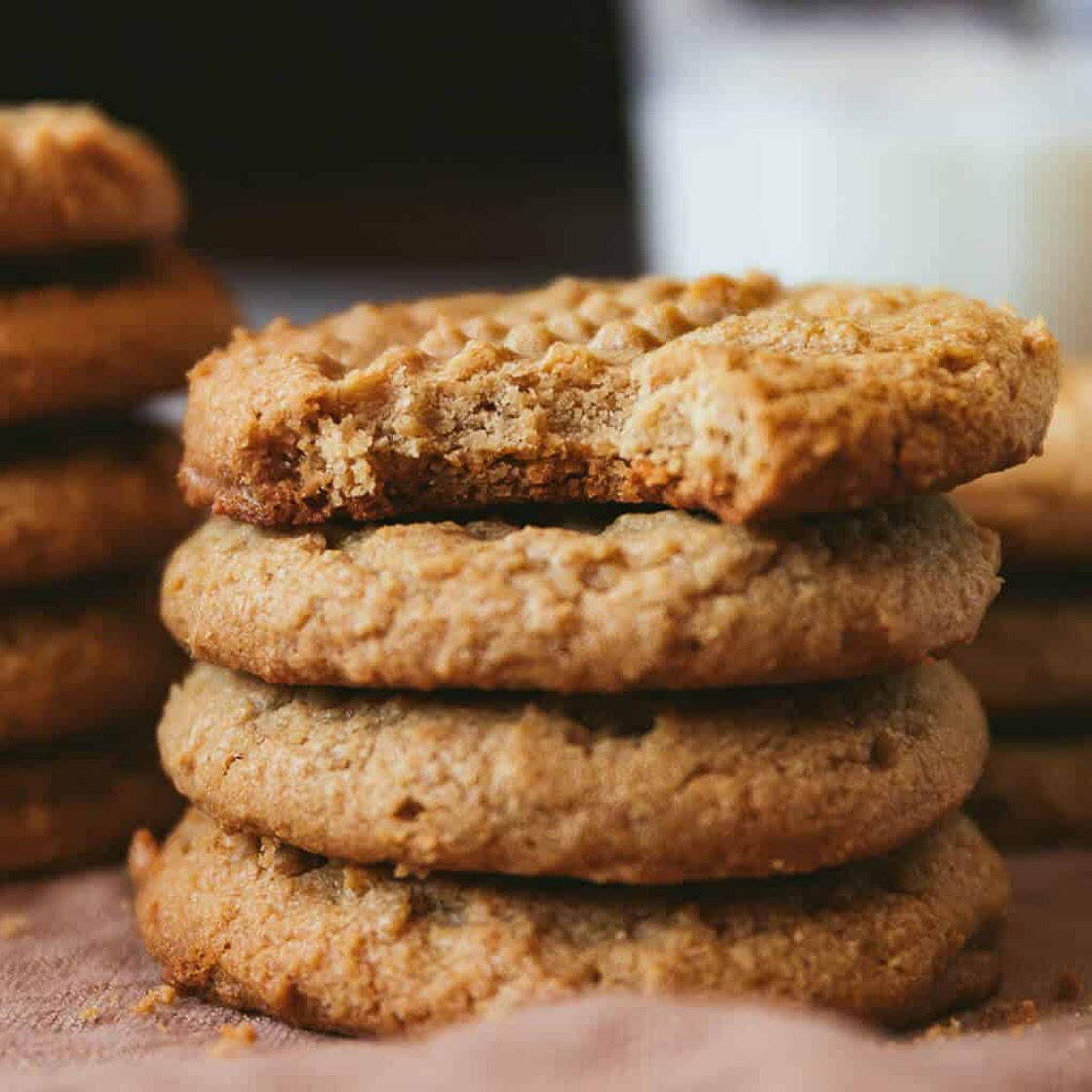Easy 4-Ingredient Peanut Butter Cookies