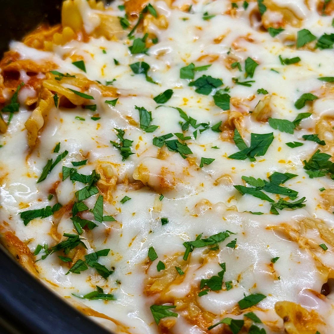 Crock Pot Creamy Tomato Chicken Pasta