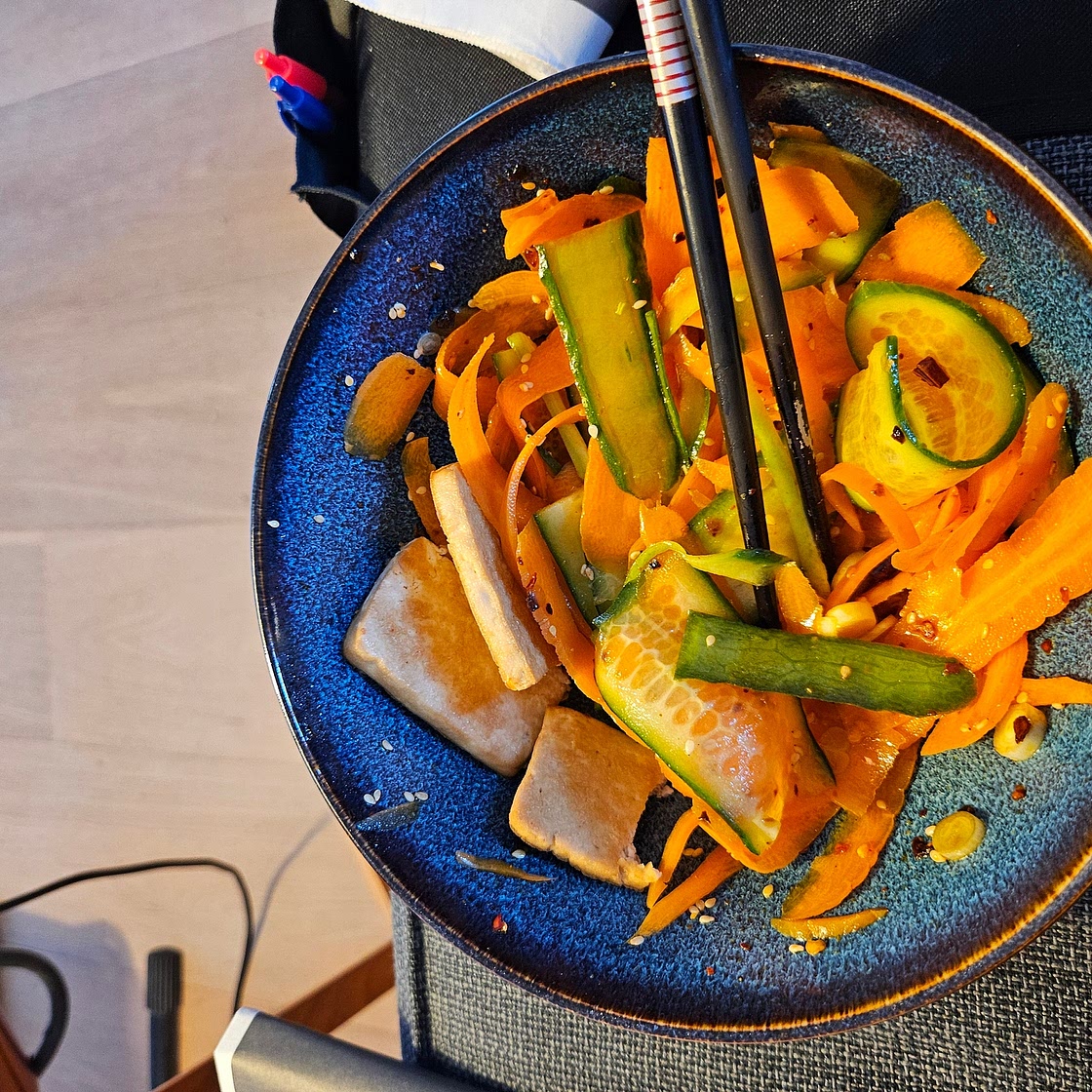 Ribbon salad (asian dressing)