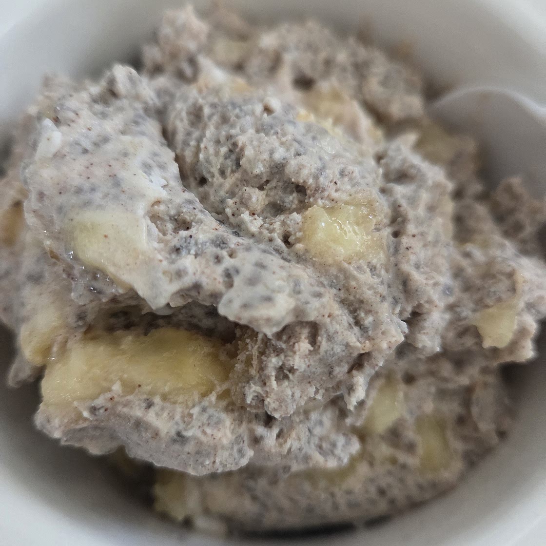 CINNAMON BANANA CHIA PUDDING
