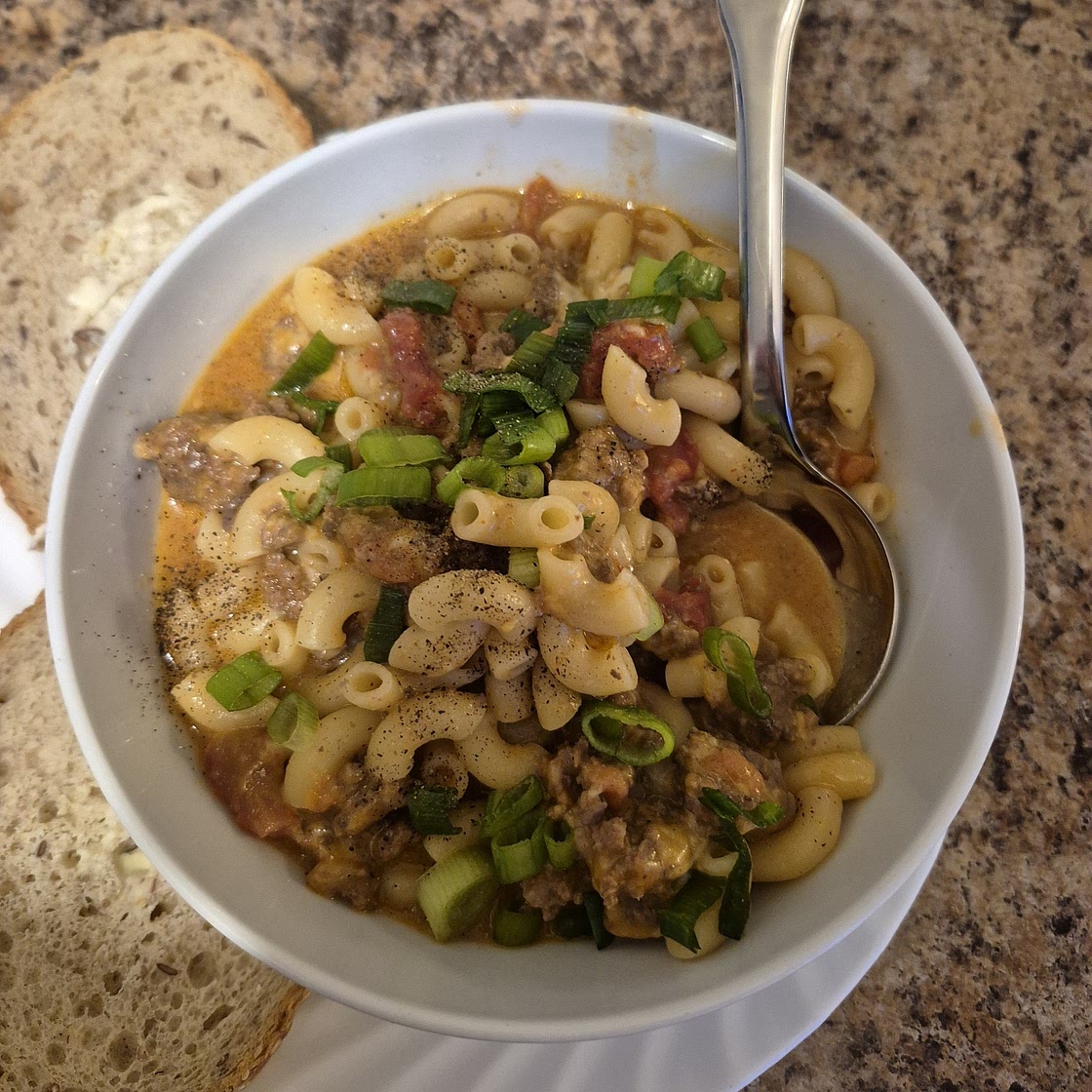 Skinny One Pot Cheeseburger Pasta Skillet
