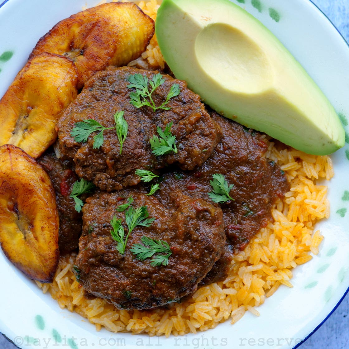 Beef stew in tamarind sauce {Seco de carne con tamarindo}