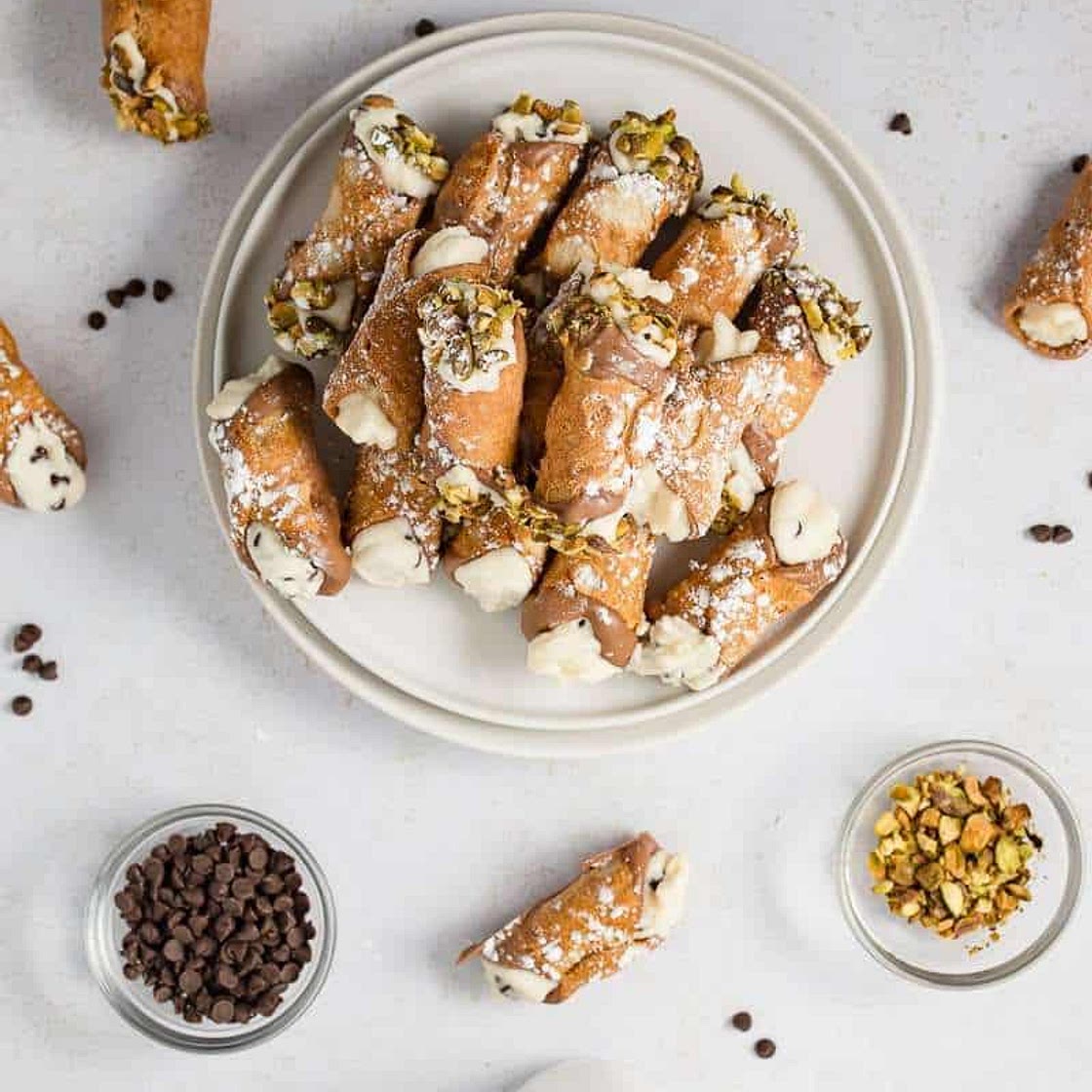 Authentic Cannoli Filling Recipe with Chocolate Chips and Pistachios