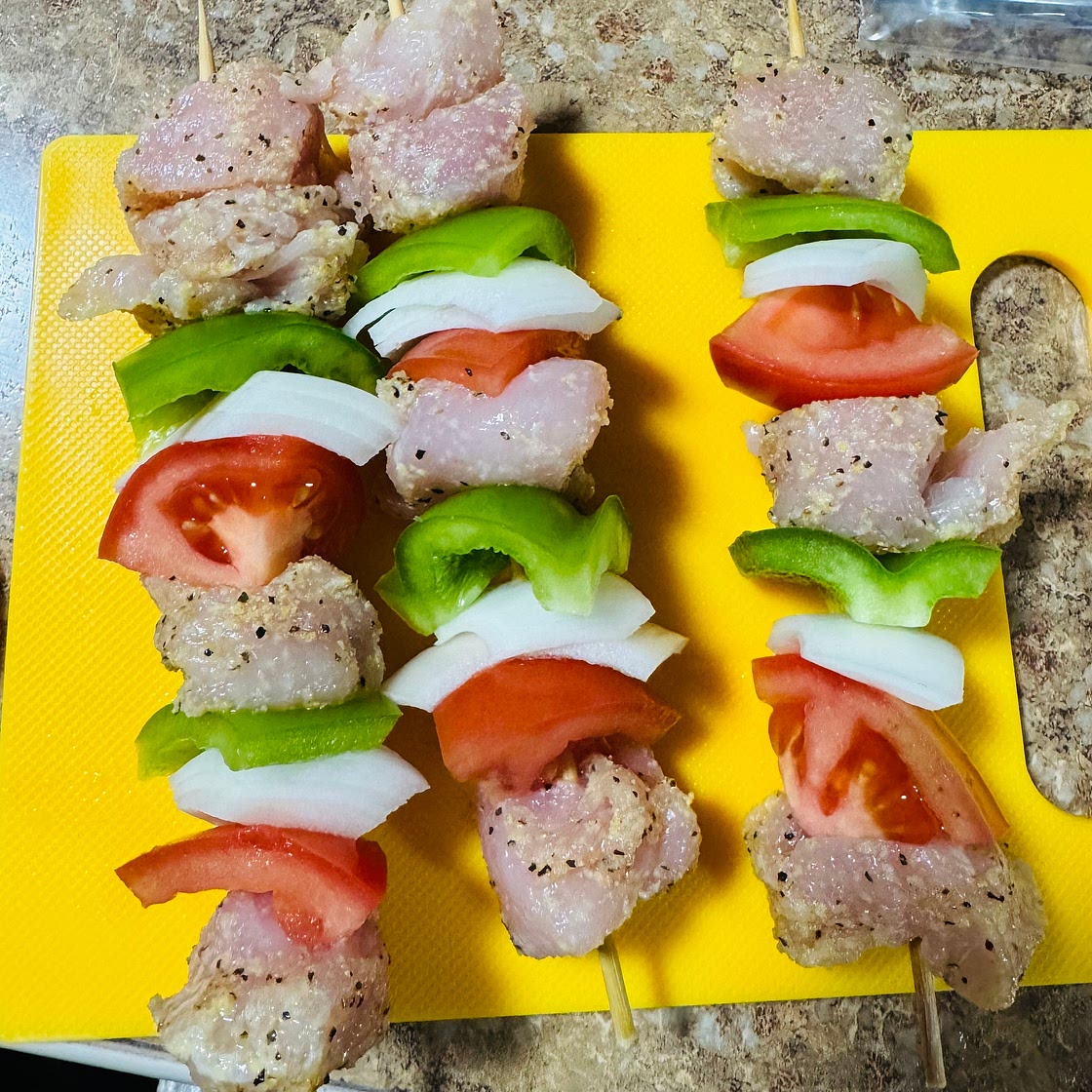 Air fryer chicken kebabs
