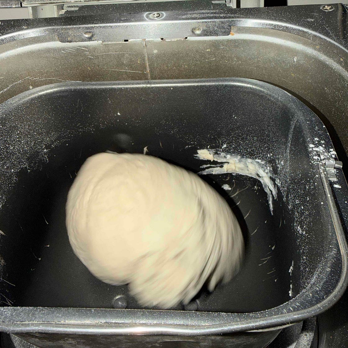 Perfect bread maker pizza crust