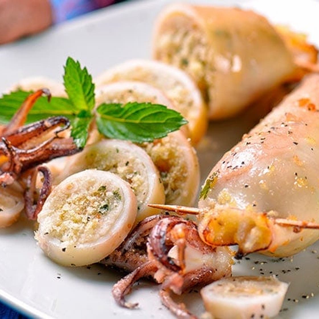 How to Make Calamari Ripieni?