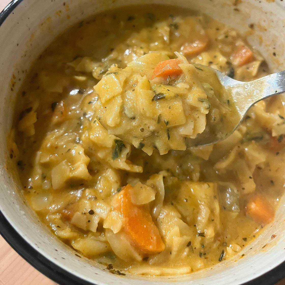 Healthier Slow Cooker Creamy Tortellini Vegetable Soup