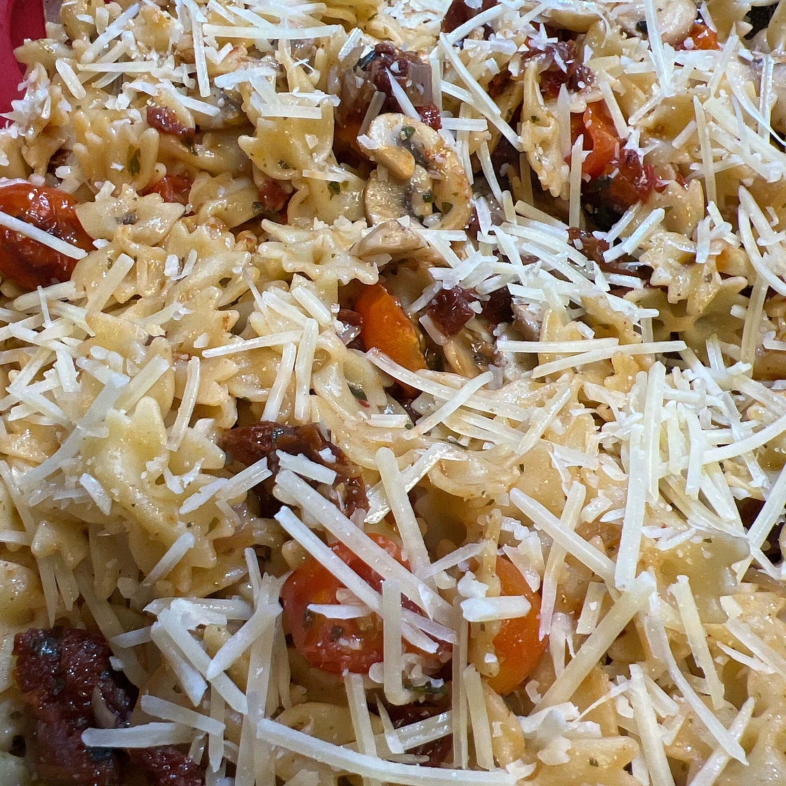 Roasted tomato pasta with mushrooms