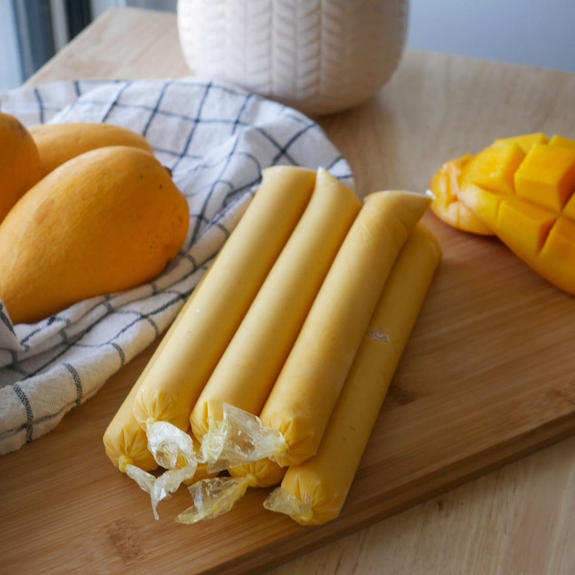 Easy Mango Ice Candy (Ice Pops)