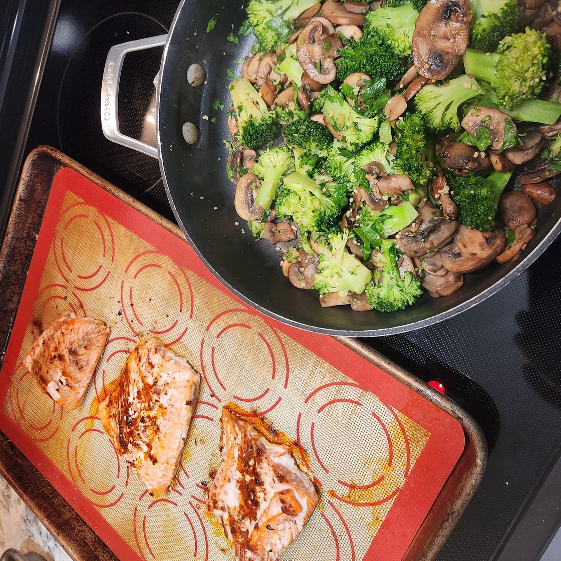Sicilian-style salmon with garlic mushrooms