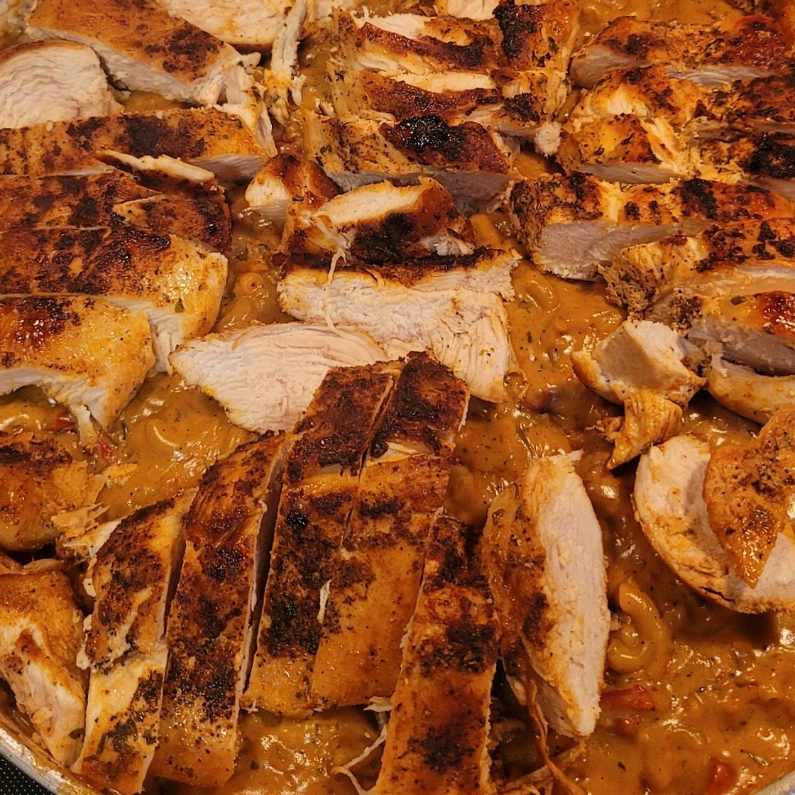 Tuscan Chicken Mac And Cheese (ONE POT, STOVE TOP)