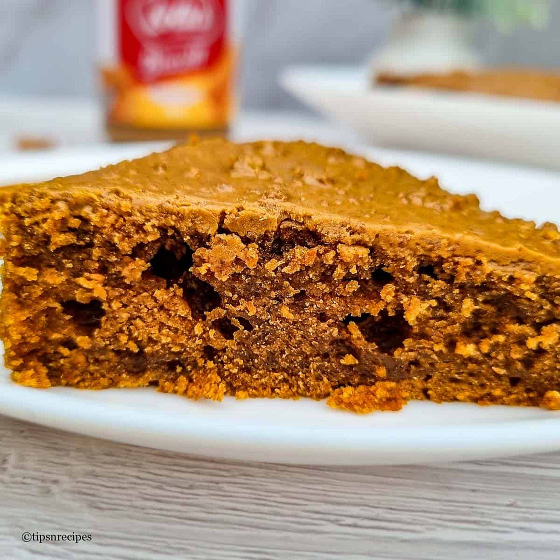 Easy Lotus Biscoff Cake