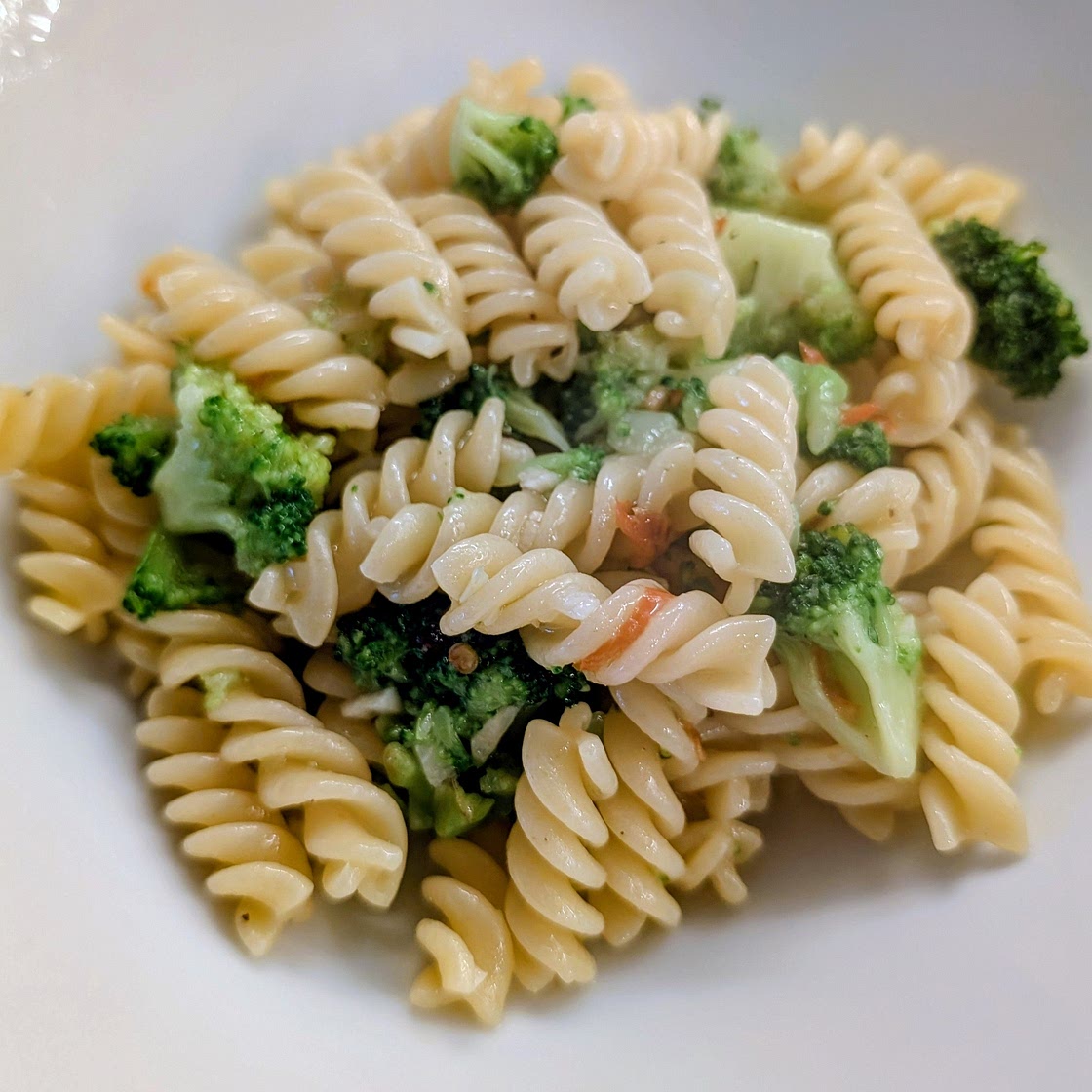 Fusilli aglio, olio, peperoncini e broccoli