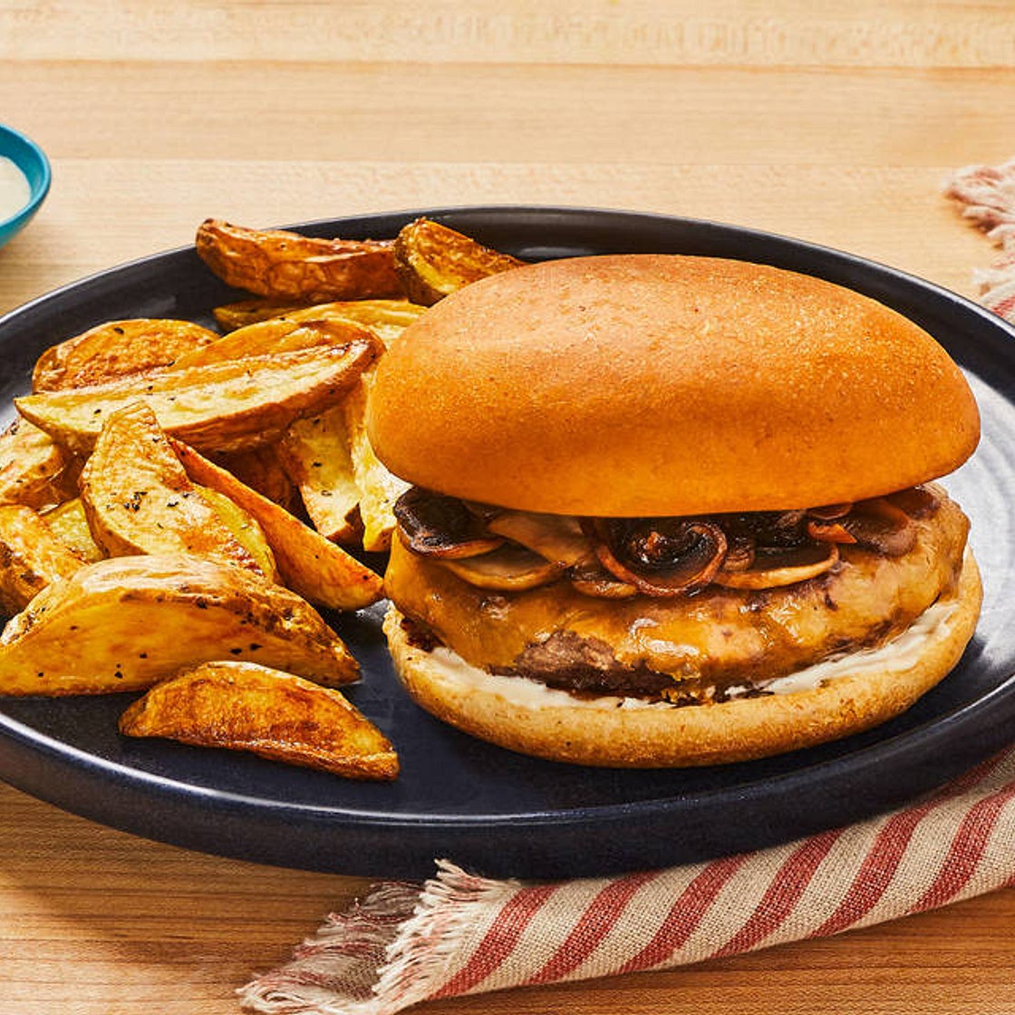 Zingy Gouda Burgers with Mushrooms, Creamy Horseradish Sauce & Potato Wedges