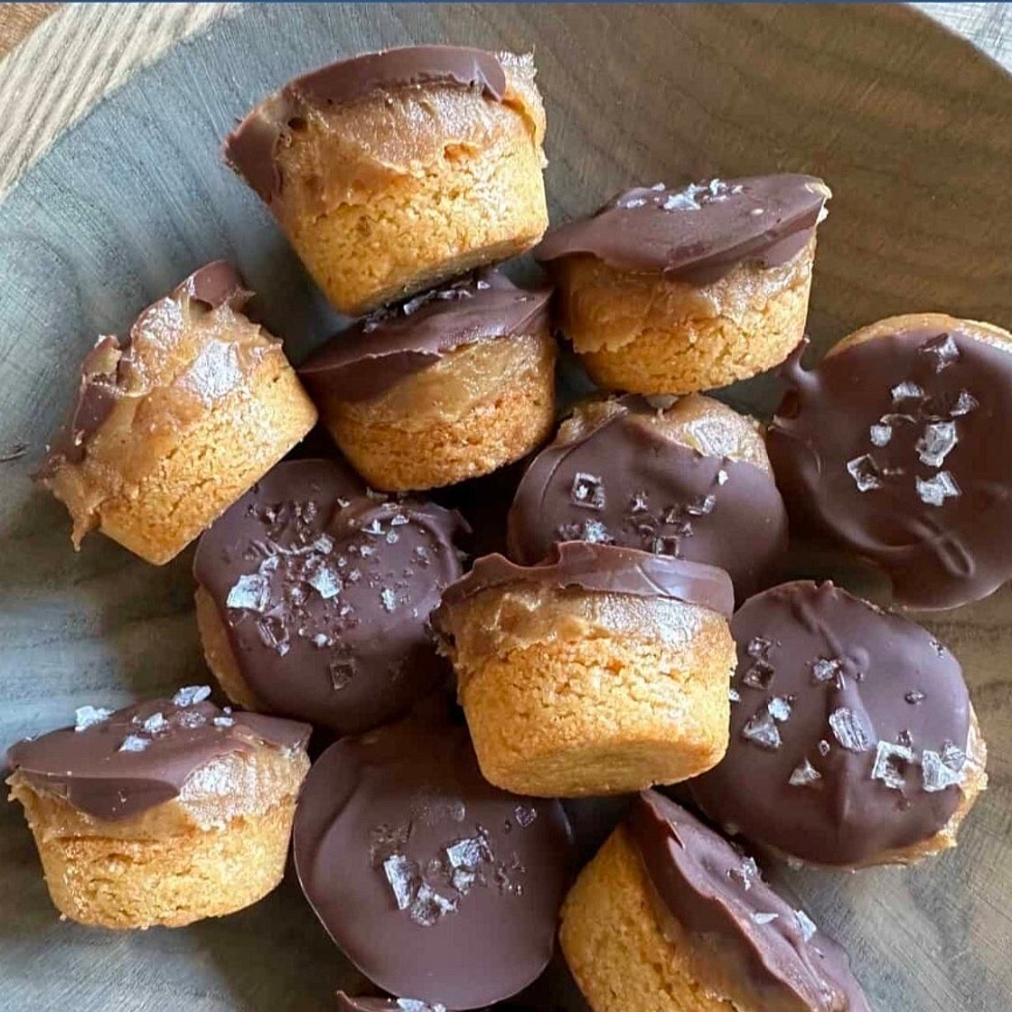 Healthy Twix Cups 