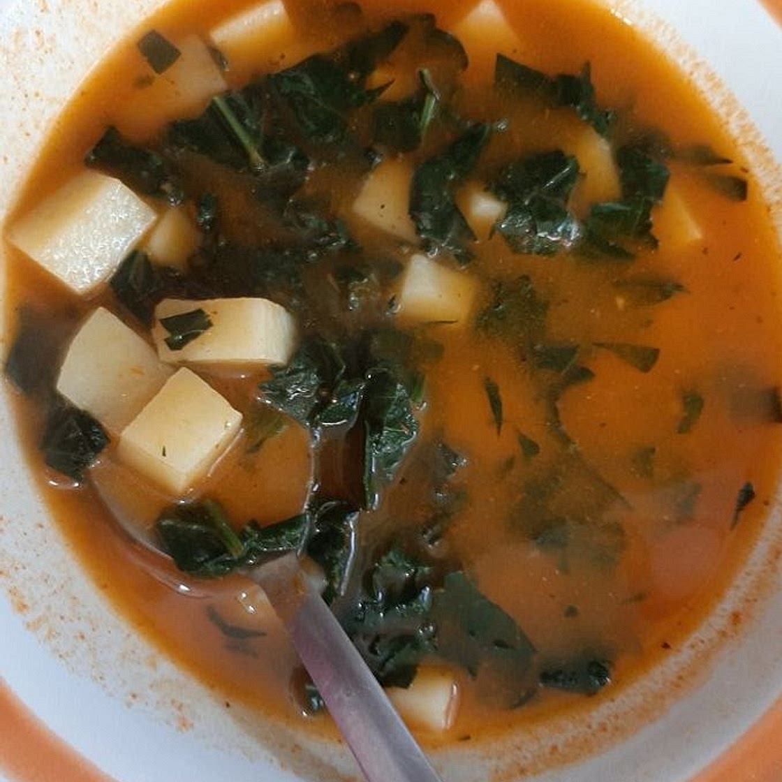 Sopa de papas con espinacas