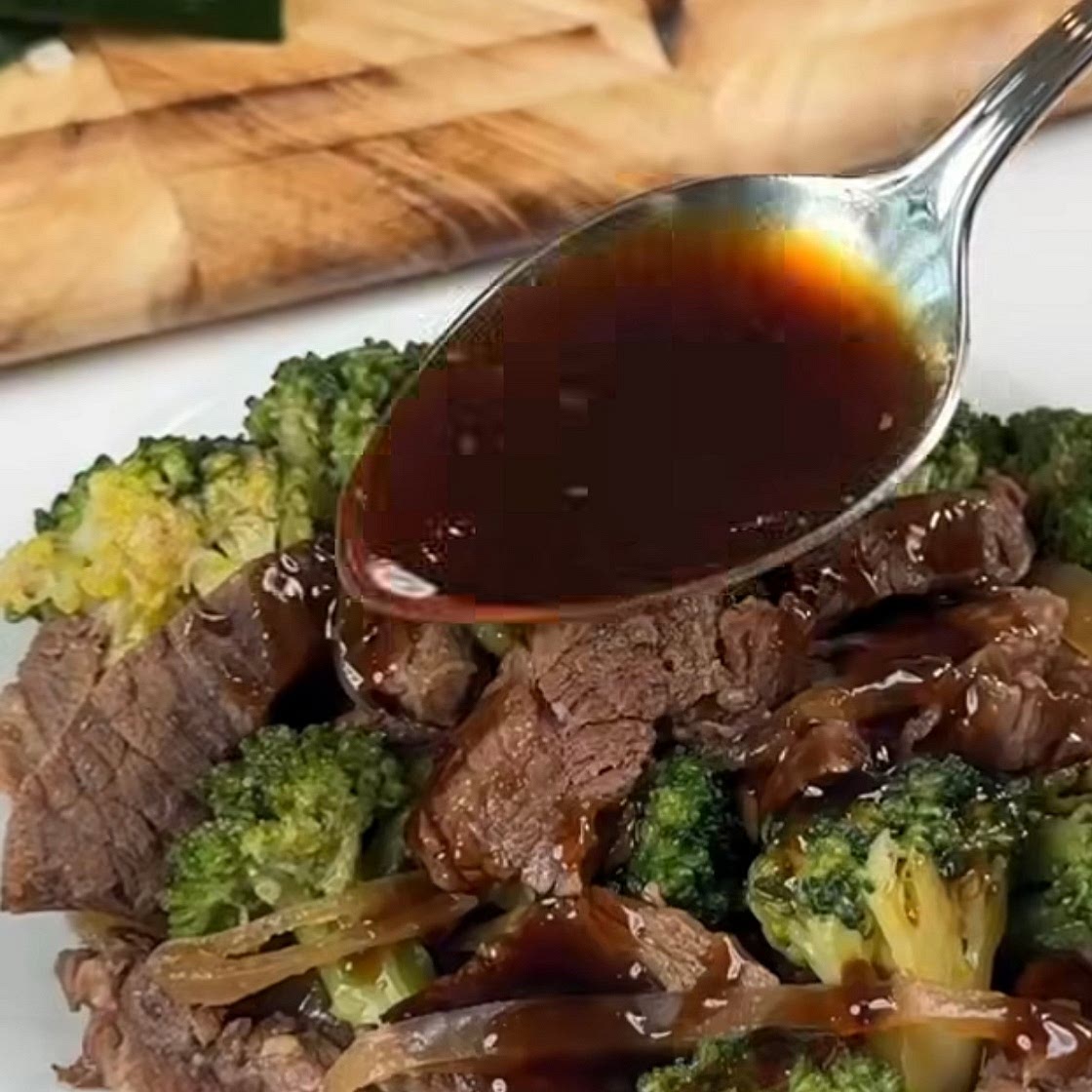 Homemade Slow Cooker Beef & Broccoli