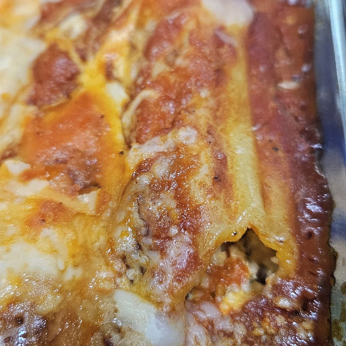 Baked Beef and Cheese Manicotti (Cannelloni)