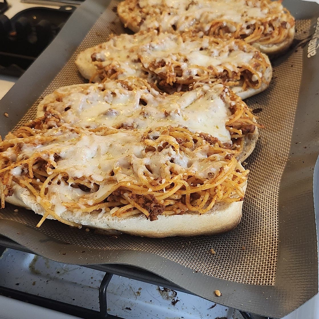 Spaghetti Stuffed Garlic Bread