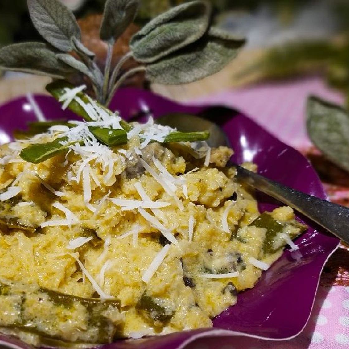 Keto-Risotto de Coliflor, Verduras y Queso de Oveja al Ras el Hanout