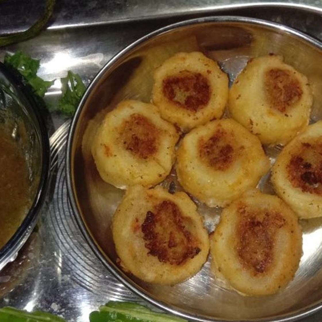 भाकर वड़ी (bhakarwadi recipe in Hindi)