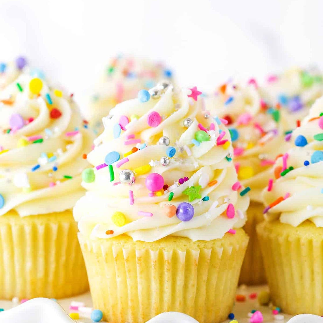 Easy Homemade Vanilla Cupcakes Recipe