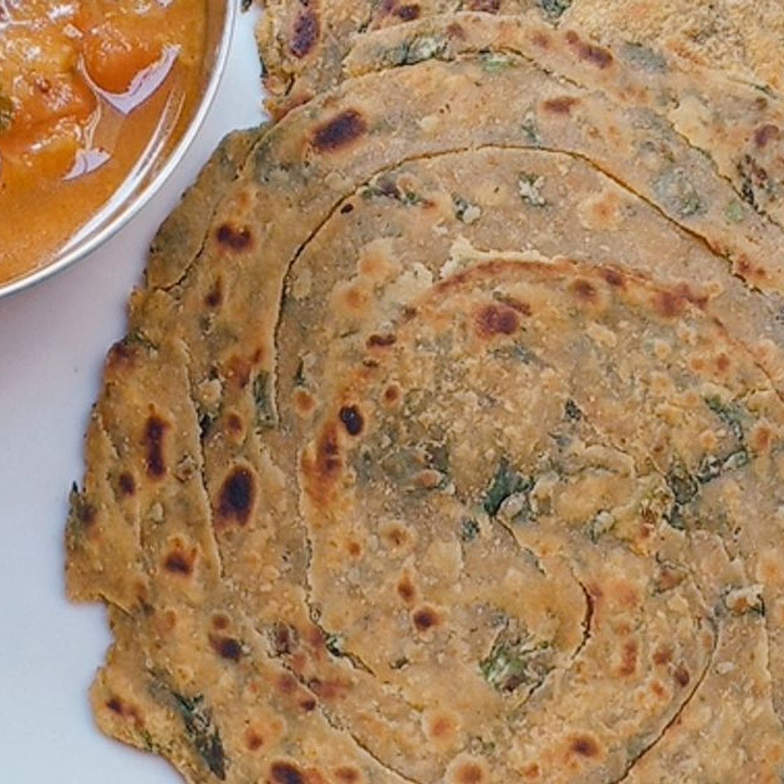 पालक लच्छा पराठा (Palak Lachha Paratha recipe in Hindi)