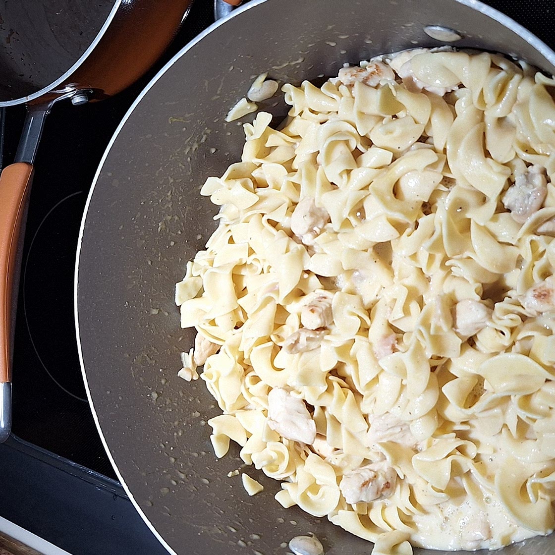 Creamy Cafeteria Noodles