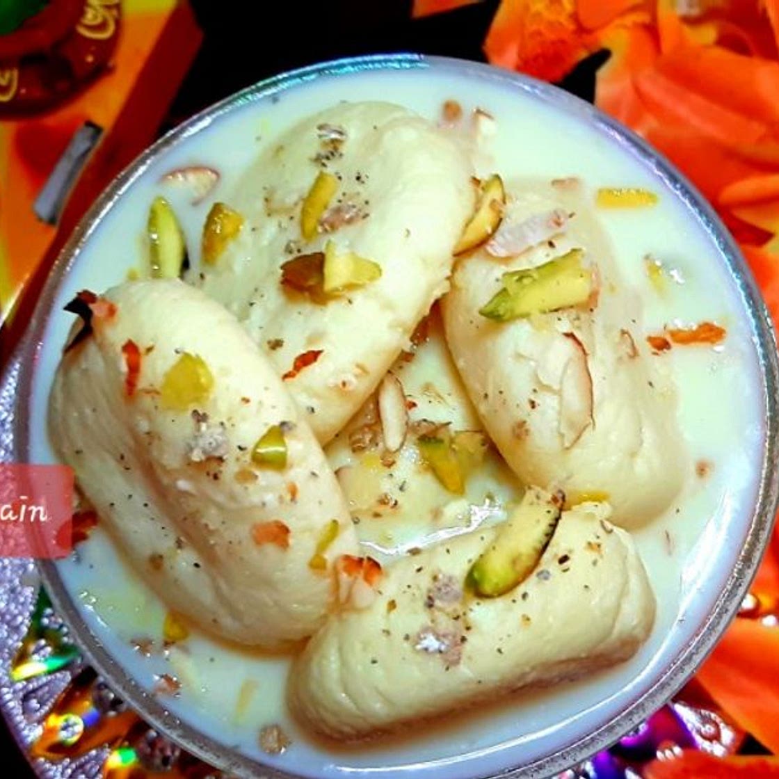 रसीली केसरिया रसमलाई (rasile kesariya rasmalai recipe in Hindi)