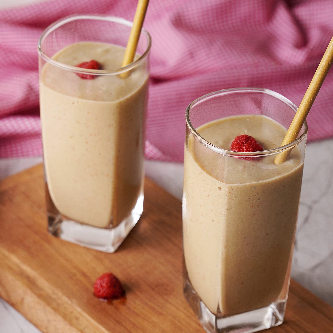 Simple Raspberry Banana Avocado Smoothie