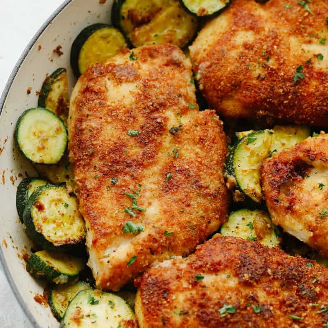Crispy Parmesan Garlic Chicken with Zucchini