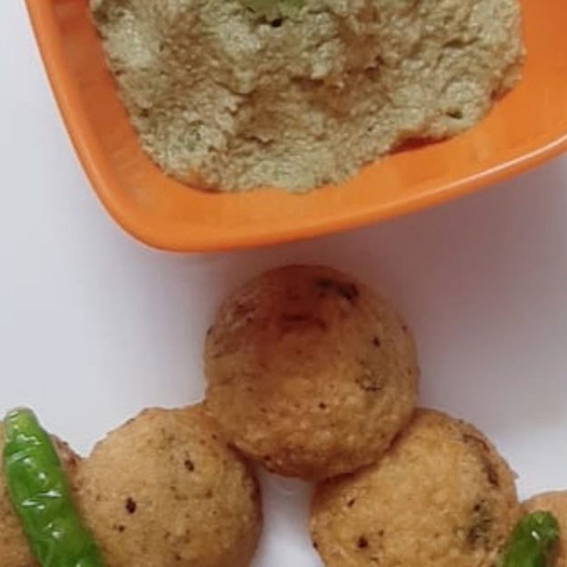 मूंग दाल वडा (moong dal vada recipe in Hindi)