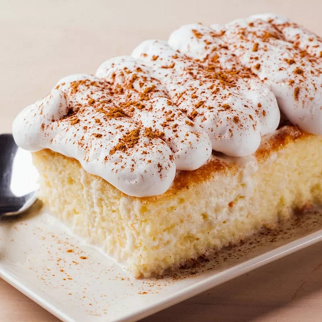 Tasty Venezuelan Dessert (Tres Leches Cake)