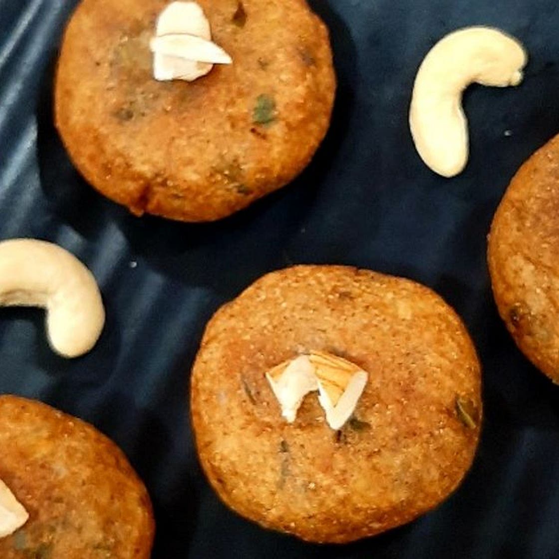 ड्राई फ्रूट कचौड़ी (Dry Fruit Kachori recipe in Hindi)