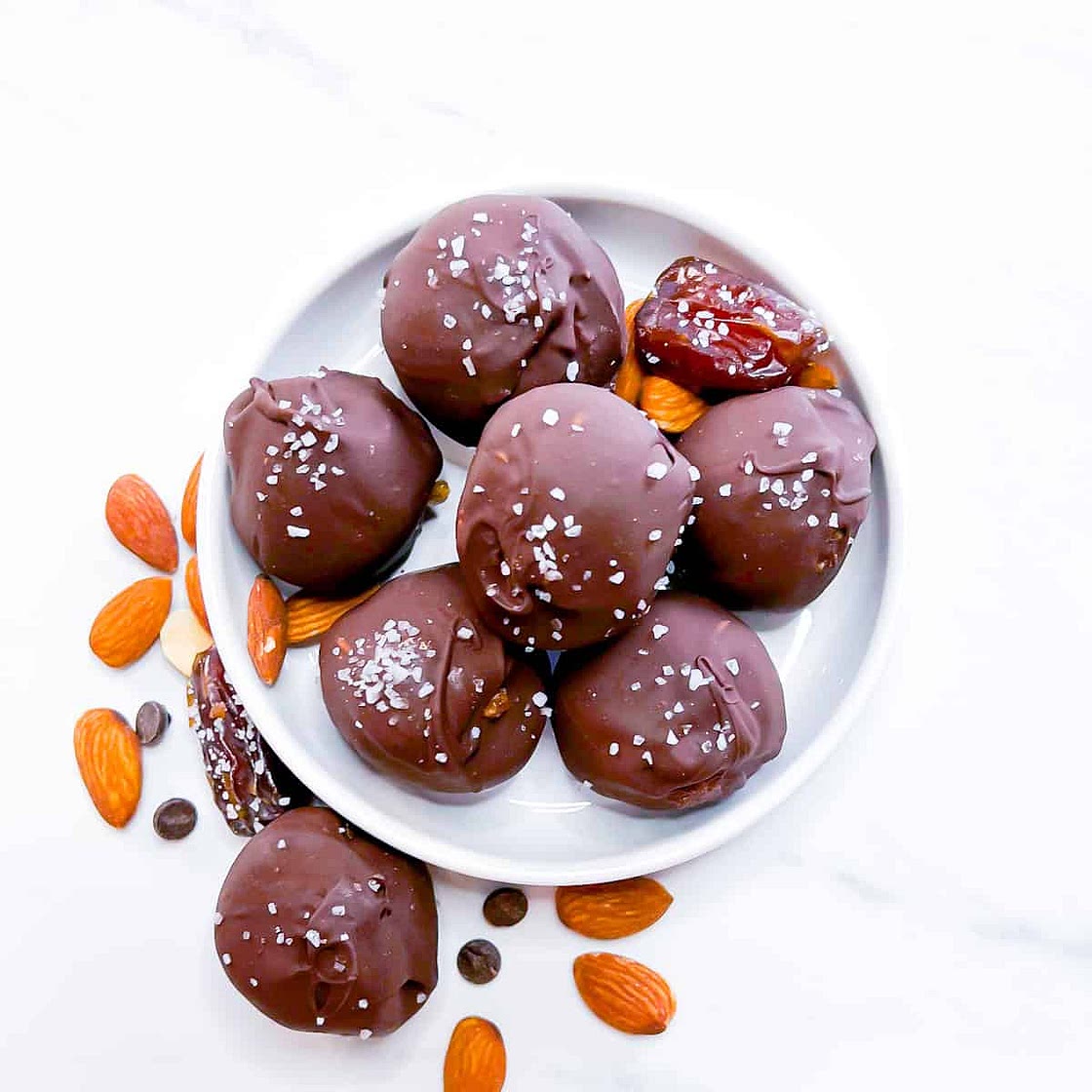 Easy Chocolate Date Balls