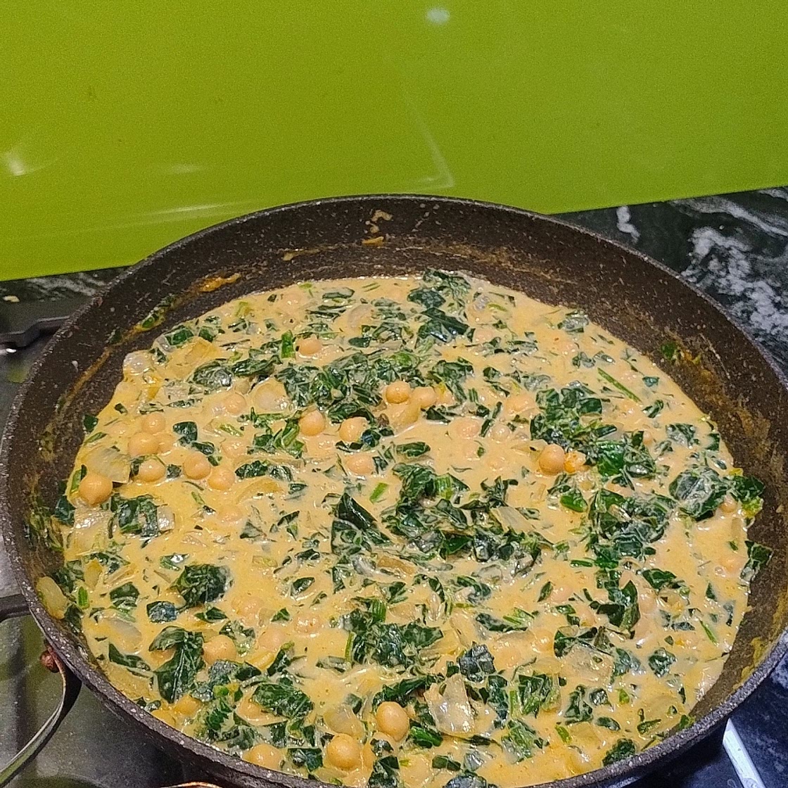 Steph's Chickpea Curry with Spinach and Rice