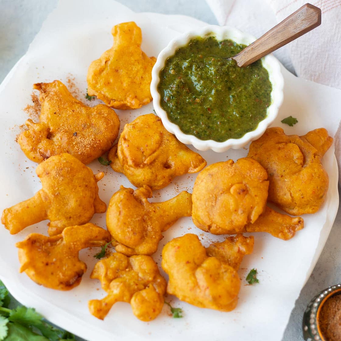 Cauliflower Pakora (Gobi ke Pakode)