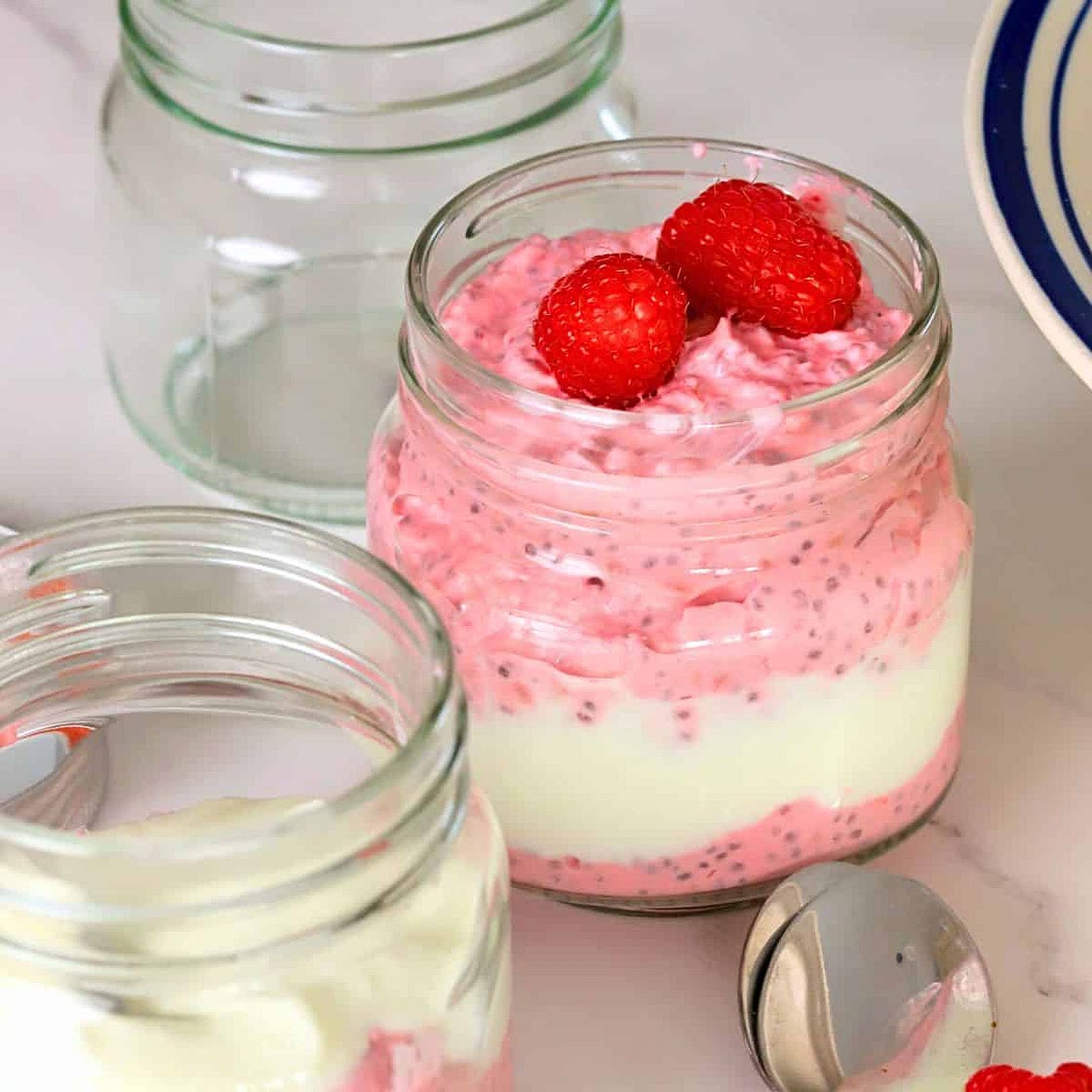 Low Carb Raspberry Chia Pudding