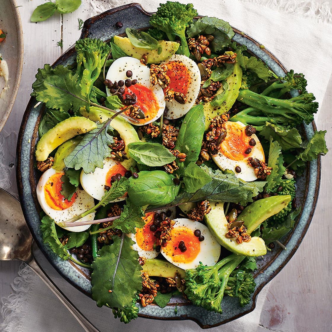 Lentil, broccoli and egg salad with crunchy seeds