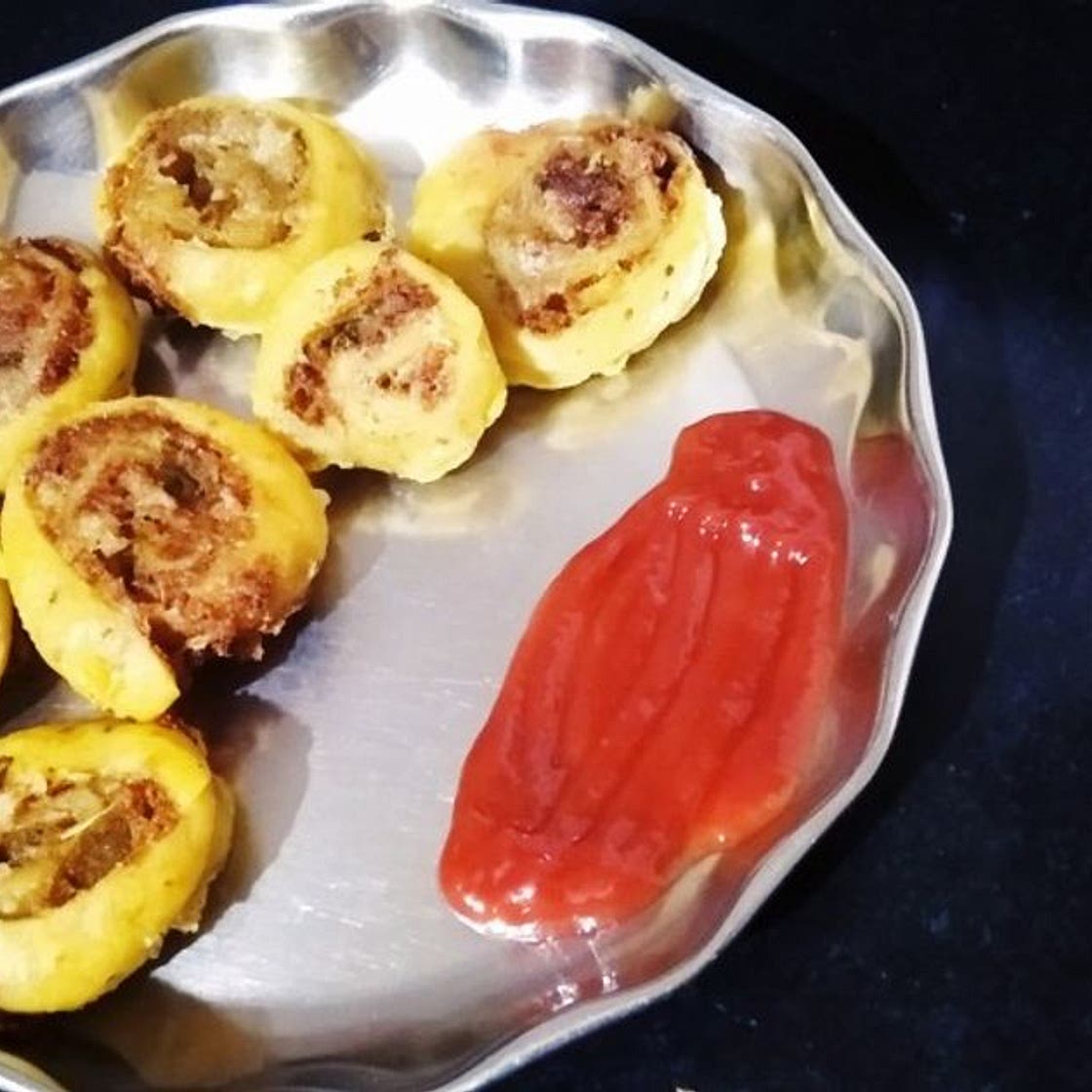 नमकीन भाखरवाड़ी (namkeen bhakarwadi recipe in Hindi)