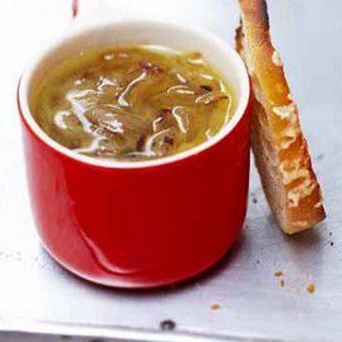 Soupe à l’oignon gratinée