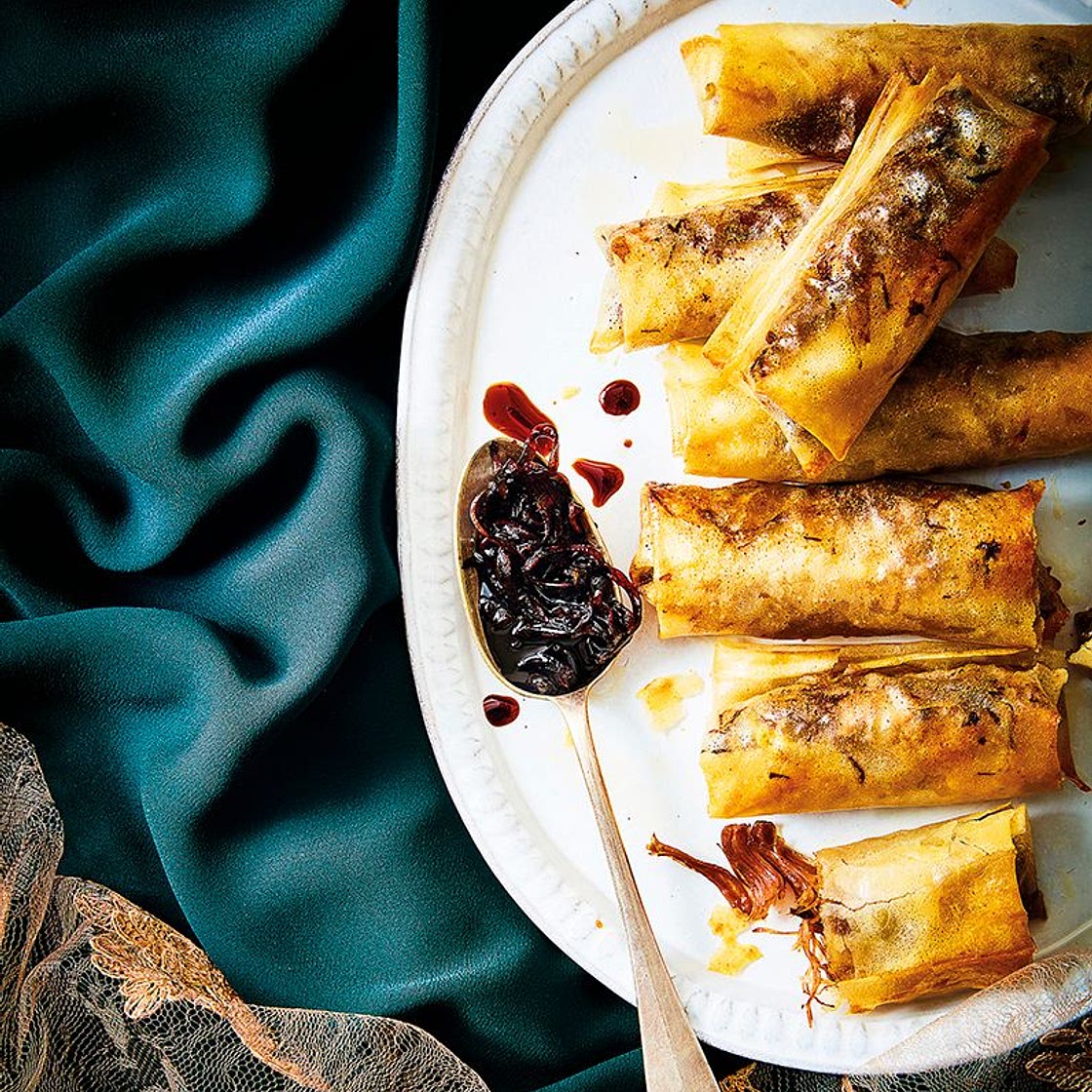 Nems de confit de canard et chutney d’oignons rouges