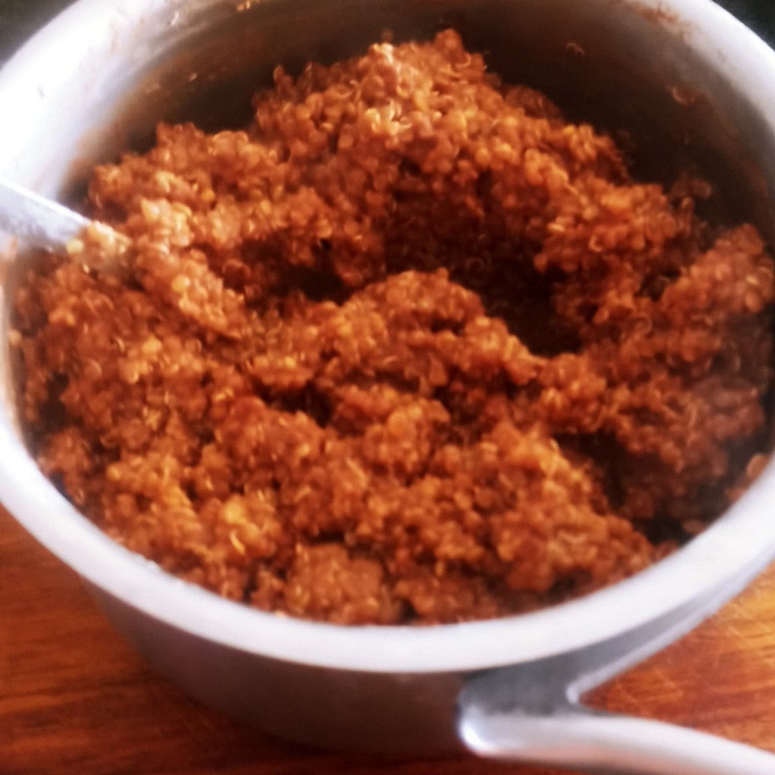 Dark Chocolate Quinoa Breakfast Bowl