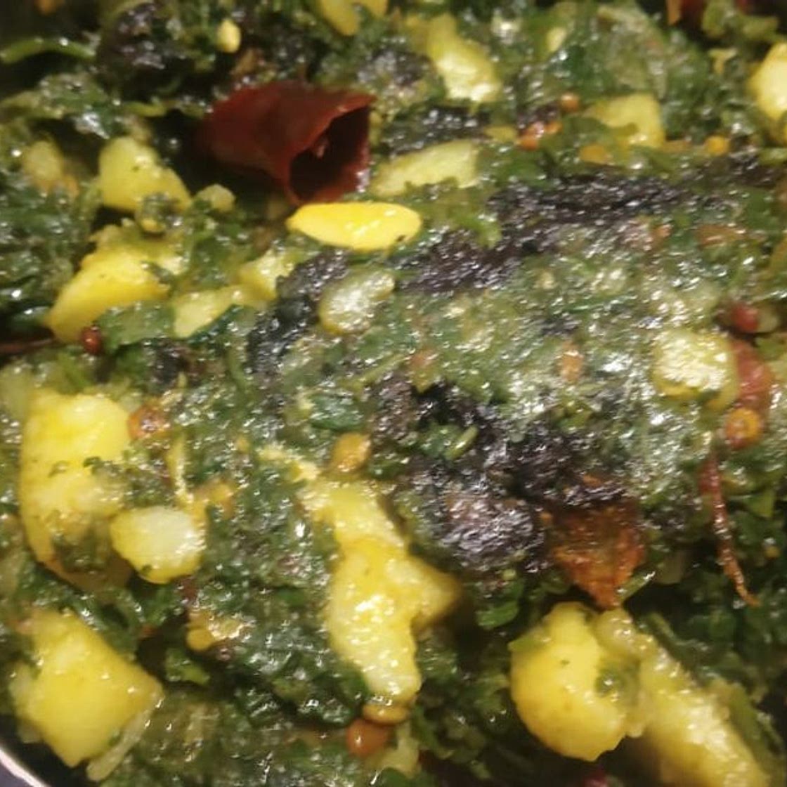 आलू पालक की सब्जी (aloo palak ki sabzi recipe in Hindi)