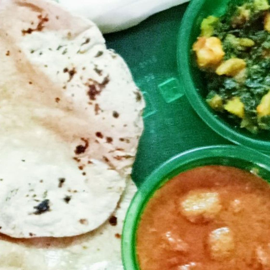 पालक आलू की सूखी सब्जी (Palak aloo ki sukhi sabzi recipe in Hindi)