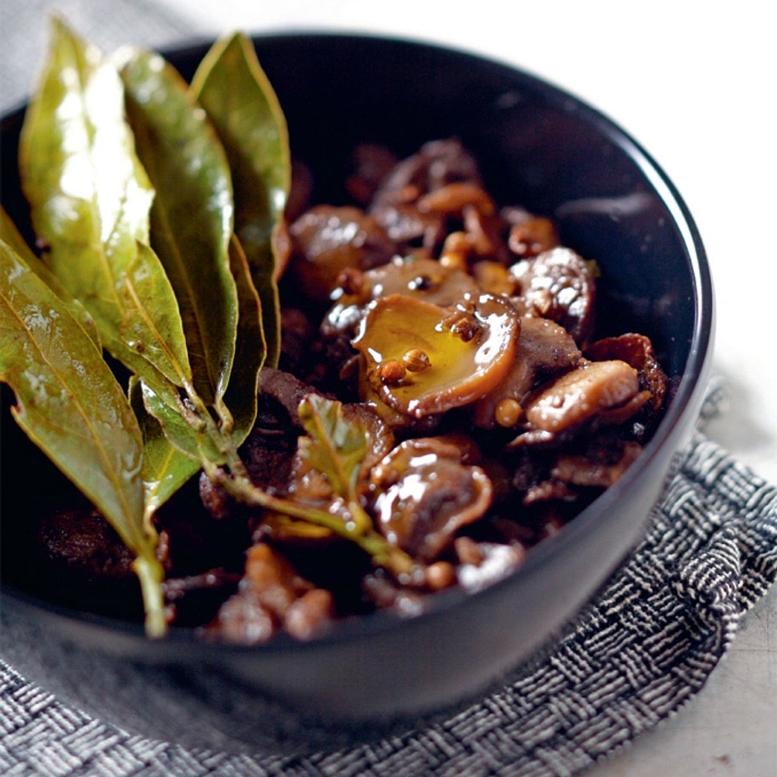 Sautéed beef with mushrooms