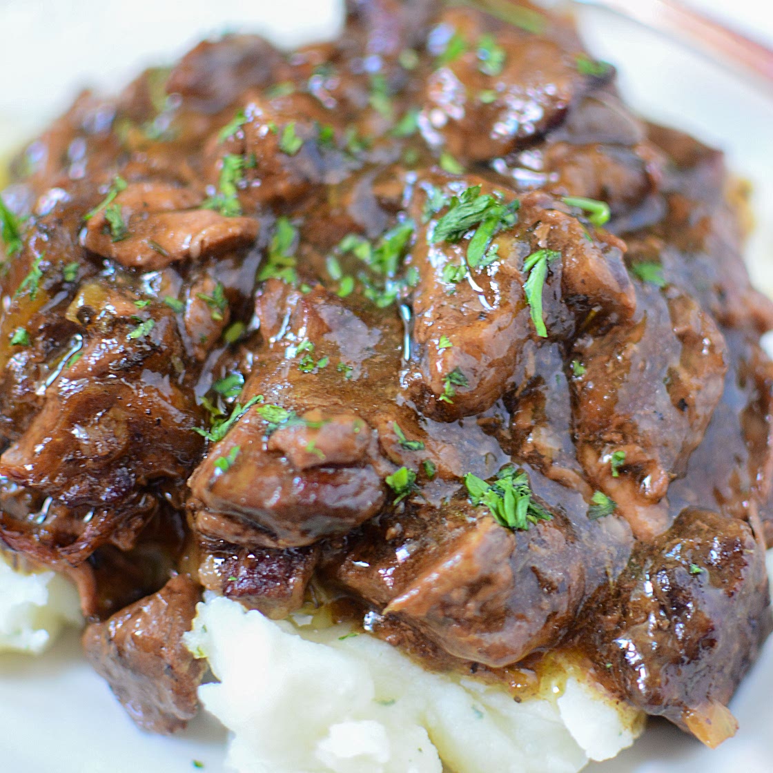 Slow Cooker Sirloin Beef Tips in Mushroom Gravy!