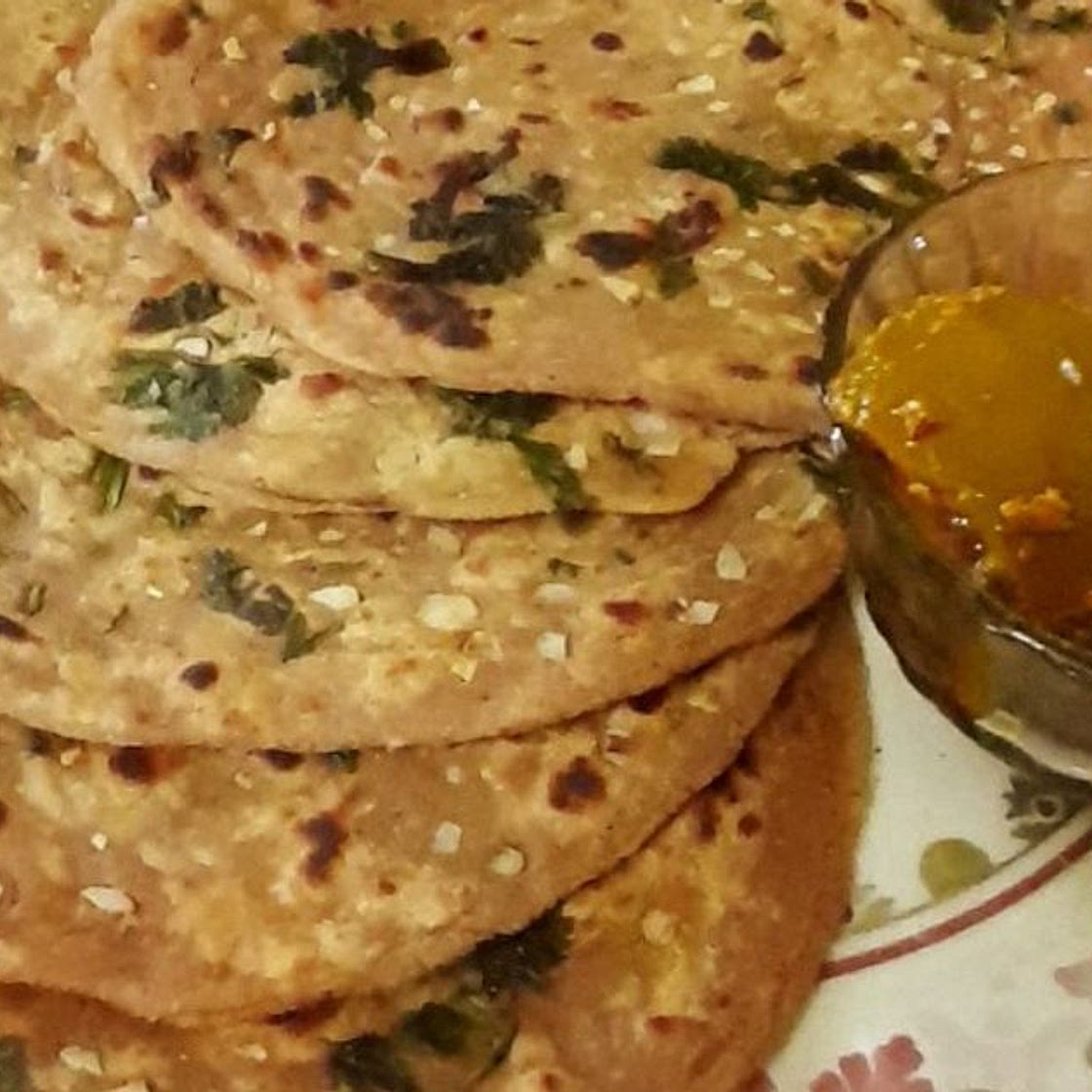 गार्लिक लच्छा पराठा (Garlic lachha paratha recipe in hindi)