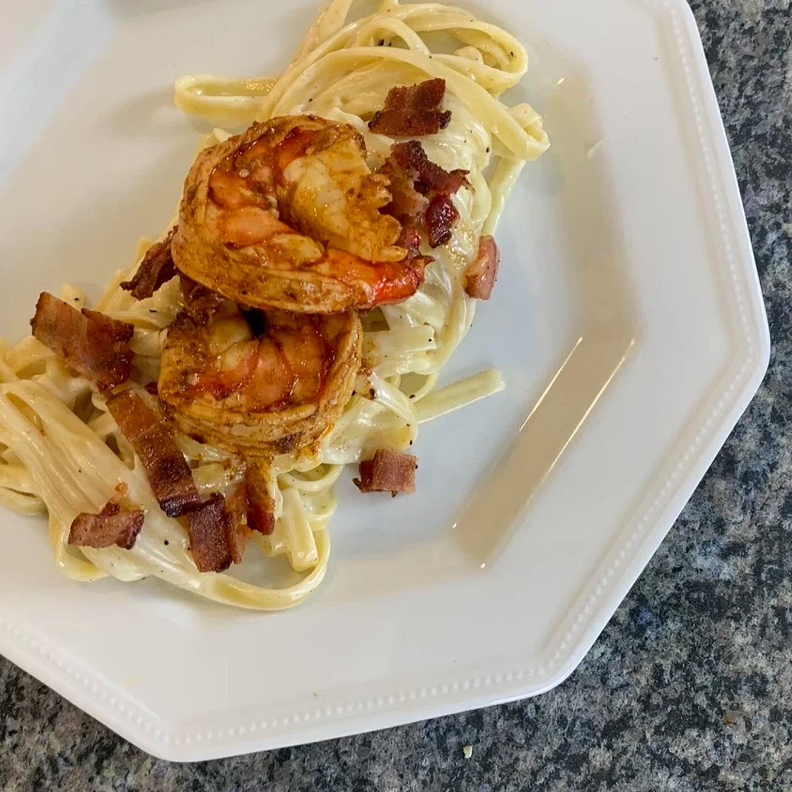 Shrimp Bacon Fettuccine Alfredo Recipe — Cooking with Anadi