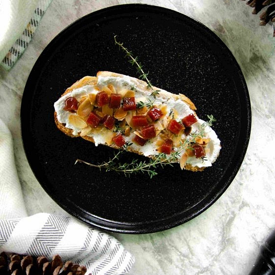Goat Cheese and Goiabada Cascão Bruschetta